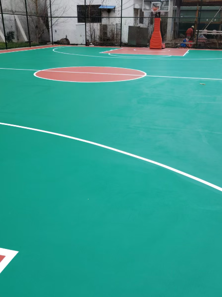 鄱阳 球场长期使用易出现地面开裂
